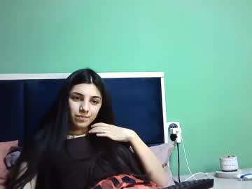 Ahotkitty18 Chaturbate stream image from January 04, 2025