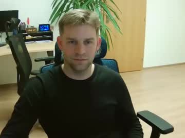Attom88 Chaturbate stream image from January 04, 2025
