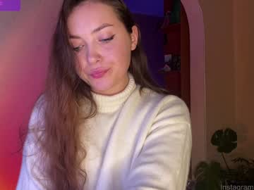 Plushy_Pixie Chaturbate stream image from January 04, 2025