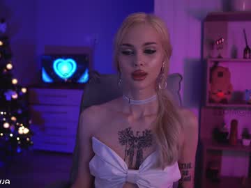 Manifreyja Chaturbate stream image from January 04, 2025
