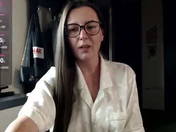 Mrs__Le Chaturbate stream image from January 04, 2025