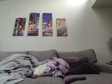 Trippylilhippy8 Chaturbate stream image from January 04, 2025
