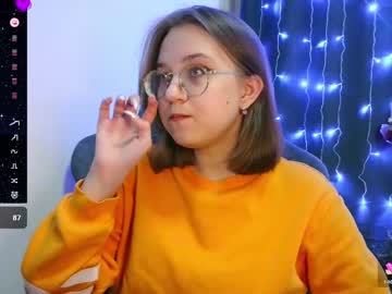 Cutie_Vikkie Chaturbate stream image from January 04, 2025
