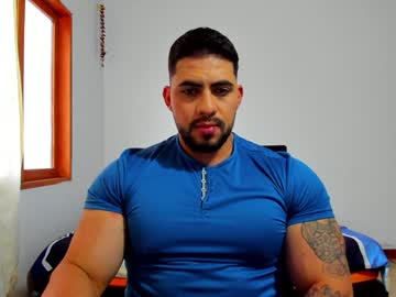 Frankfoxx Chaturbate stream image from January 04, 2025