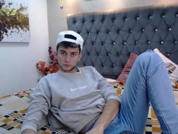 Mr_Williseo Chaturbate stream image from January 04, 2025