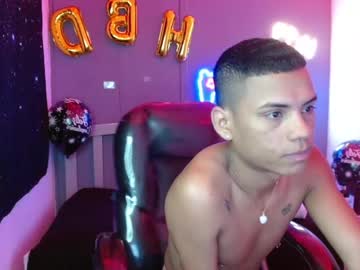 Owenstone Chaturbate stream image from January 04, 2025