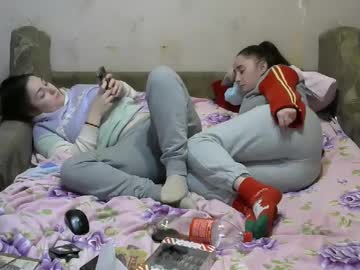 Juliya_Katie Chaturbate stream image from January 04, 2025