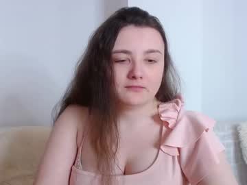Little_Cuttty Chaturbate stream image from January 04, 2025