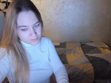 Fluffyyummybuns Chaturbate stream image from January 04, 2025