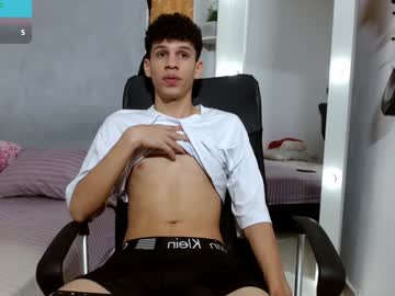 John_Ssnow29 Chaturbate stream image from January 04, 2025