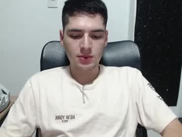 Emilionavarroz Chaturbate stream image from January 04, 2025