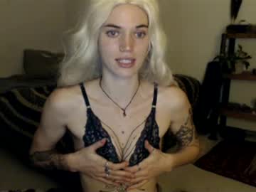 Aaalllyyyo Chaturbate stream image from January 05, 2025