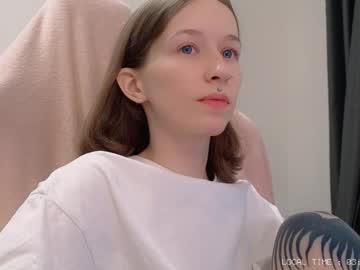 Fran_Bow Chaturbate stream image from January 05, 2025