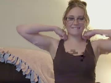Dezibaybii Chaturbate stream image from January 05, 2025