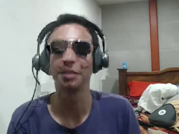 Doncanmcleaod Chaturbate stream image from January 05, 2025
