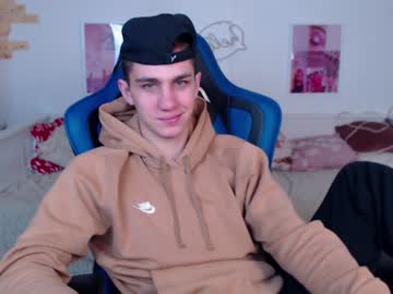 Frank_Mooree Chaturbate stream image from January 05, 2025