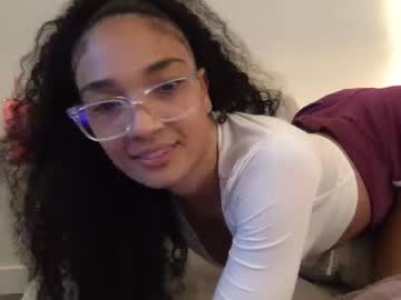 Rosalinatoosexy Chaturbate stream image from January 05, 2025