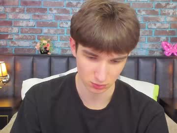Maxwellcute Chaturbate stream image from January 05, 2025