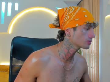 Alanrodgers2_0 Chaturbate stream image from January 05, 2025