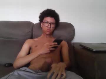 Brocklow Chaturbate stream image from January 05, 2025