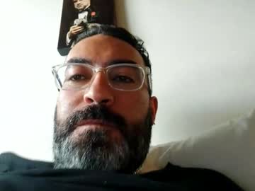 Luis2988z Chaturbate stream image from January 05, 2025