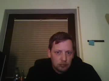 Blonde32m Chaturbate stream image from January 05, 2025