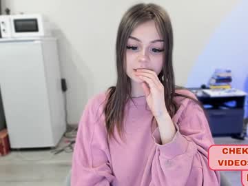 Melonipinkbb Chaturbate stream image from January 05, 2025