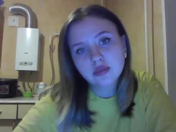 Moonaxhoney Chaturbate stream image from January 05, 2025