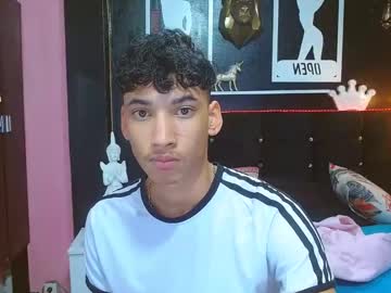 Aaron_Schott Chaturbate stream image from January 05, 2025