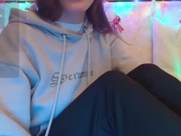 Alicewoolfy Chaturbate stream image from January 05, 2025