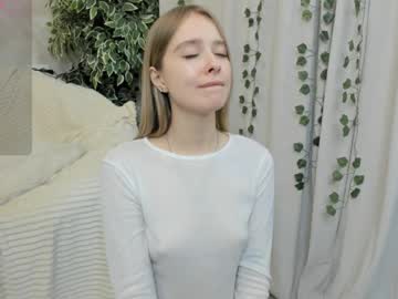 Mell_Milles Chaturbate stream image from January 05, 2025