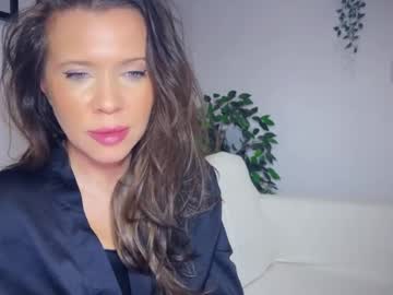 Cloverwinfred Chaturbate stream image from January 05, 2025