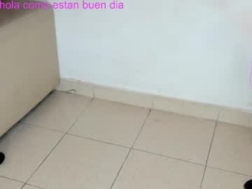 Jenelotizz06 Chaturbate stream image from January 05, 2025