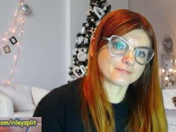 Rileycomely Chaturbate stream image from January 06, 2025