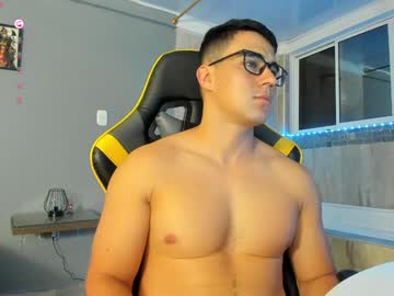 Owengray2_ Chaturbate stream image from January 06, 2025