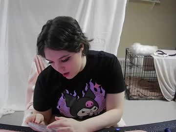 Popaspuppy Chaturbate stream image from January 06, 2025