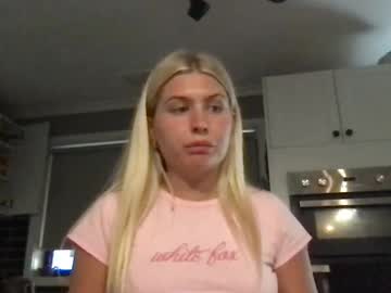 Miariver Chaturbate stream image from January 06, 2025