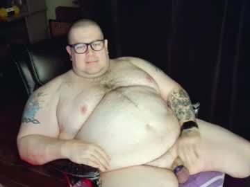 Hoosierdaddyxl Chaturbate stream image from January 06, 2025