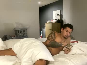 Miamiclos1 Chaturbate stream image from January 06, 2025