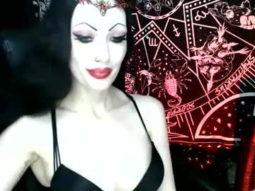 Missmoondoll Chaturbate stream image from January 06, 2025