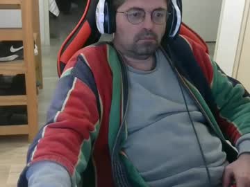 Tchecky2 Chaturbate stream image from January 06, 2025