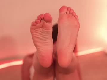 Julli_A Chaturbate stream image from January 06, 2025