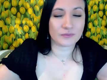Goldmoonn Chaturbate stream image from January 06, 2025