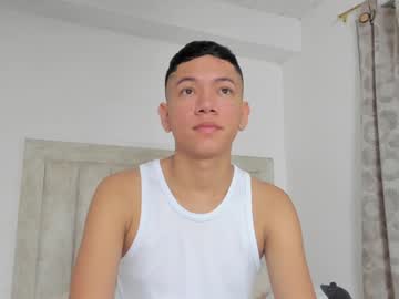 Iamjulian_ Chaturbate stream image from January 06, 2025