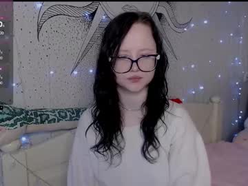 Lilhornyprincess Chaturbate stream image from January 06, 2025