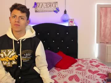 Latinossexxx Chaturbate stream image from January 06, 2025