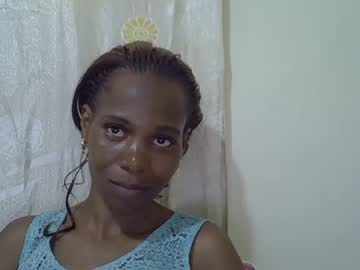 Prettyqueenb Chaturbate stream image from January 06, 2025