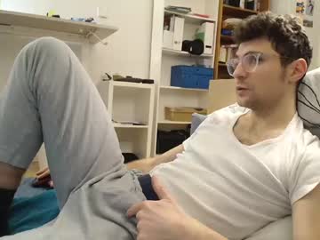 Dantheman233 Chaturbate stream image from January 06, 2025