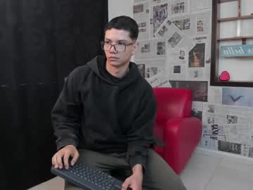 Magic_Boy01 Chaturbate stream image from January 06, 2025