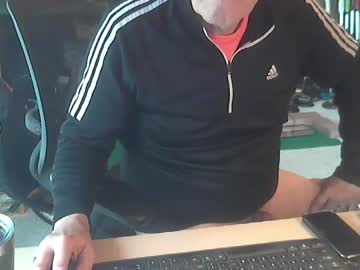Midwestman4u2 Chaturbate stream image from January 06, 2025